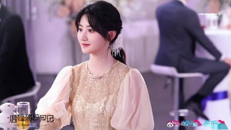 又一爆甜青春剧开机！东方正统颜搭档小景甜，网友：外形好好嗑