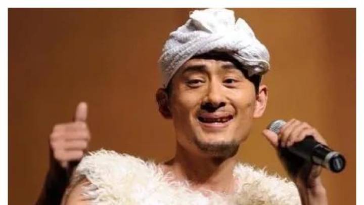 歌手阿宝近况曝光,吃馍饼和生青椒度日,他会放弃体制内高薪工作吗?