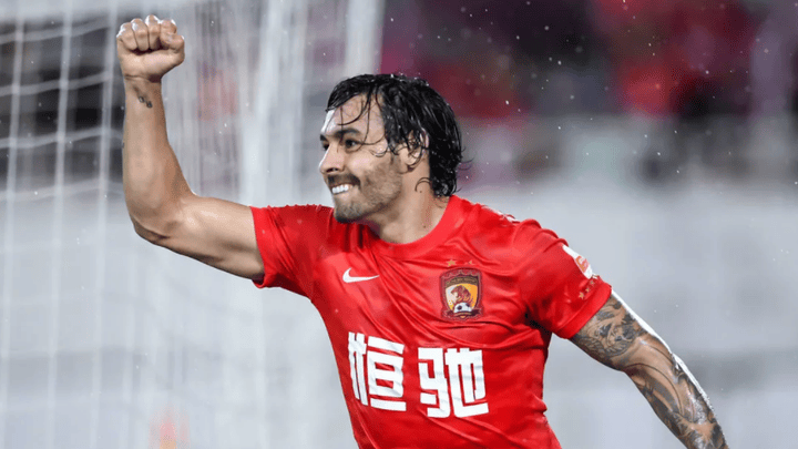 恒大为归化高拉特投8亿人民币换国足0出场,你怎么看?