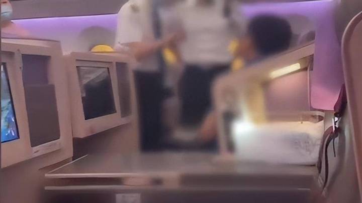 机长拒载乘客,是否权力过大?