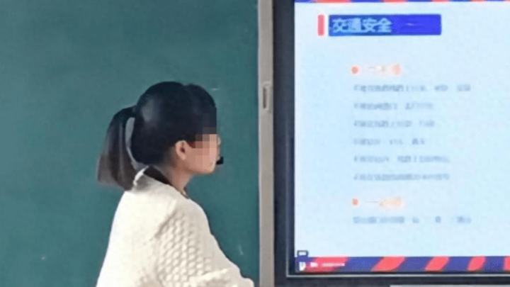 22岁女教师被七旬老人开老头乐撞死,肇事方应承担全部责任吗?