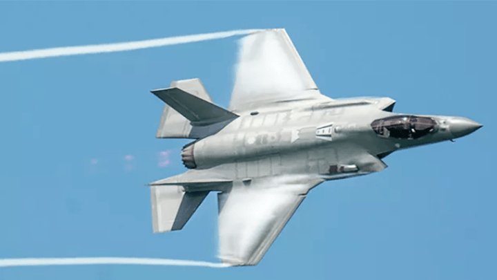 美f-35战斗机首次亮相印度航展,你看好吗?