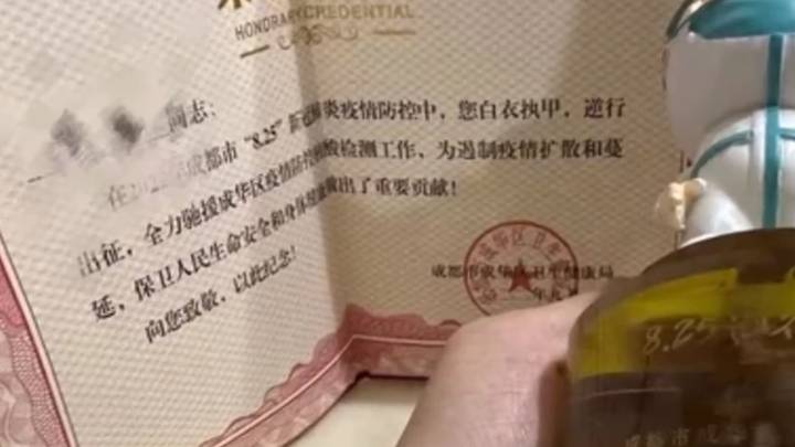 成都一精神病院男护士工作7年患上重度抑郁,值得同情吗?