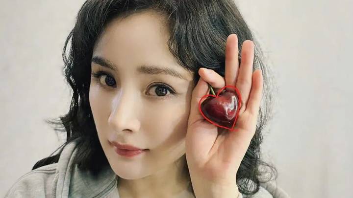 杨幂解约,嘉行传媒走到十字路口,你看好吗?