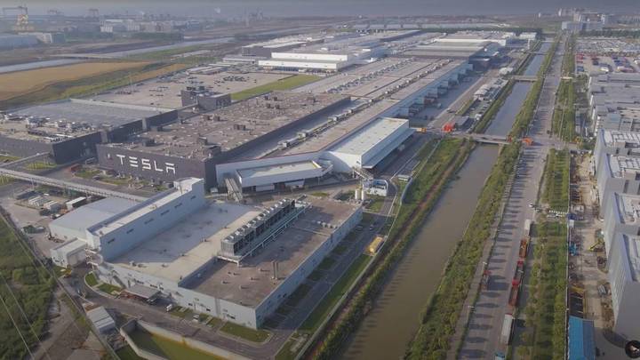 特斯拉中国上海工厂停工,预示改款车型将至,你看好吗?