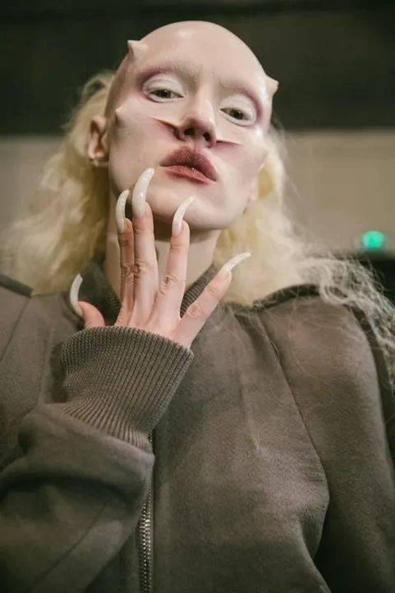 风靡一时的「畸形秀」居然可以变成时尚！