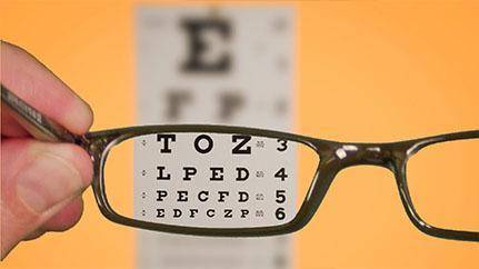 2021年高考视力要求 近视多少度可以做近视手术