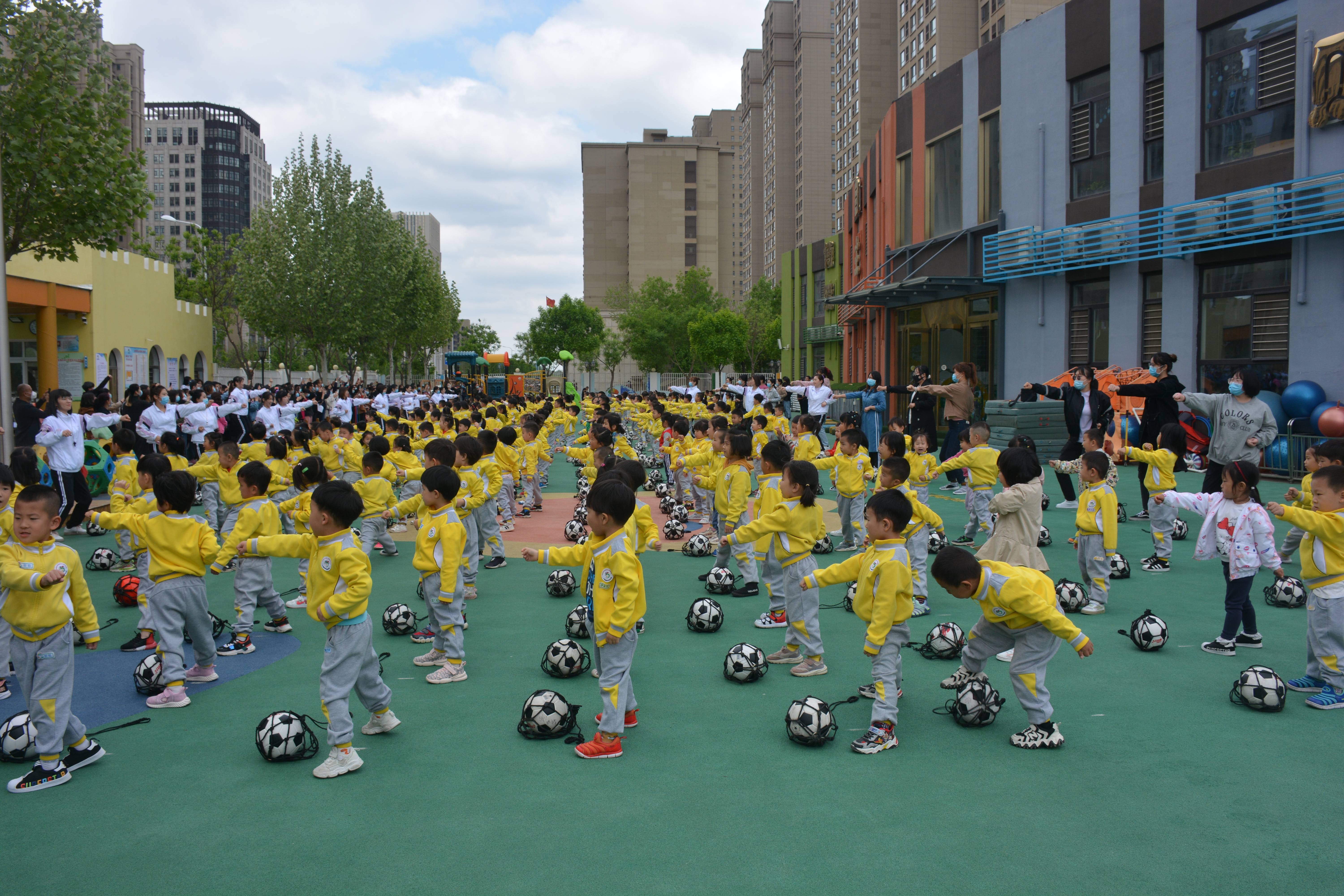 廊坊市广阳区第五幼儿园里书香浓绘本故事伴成长