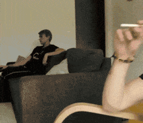 搞笑gif趣图,妹子,只是脖子有点痒