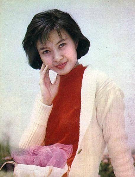 原创方舒美了一辈子30多年前的穿搭放在现在也是女神