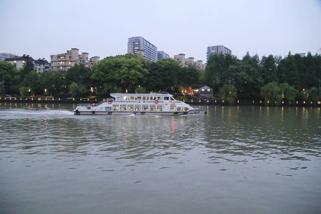 京杭大运河杭州市区段 游船