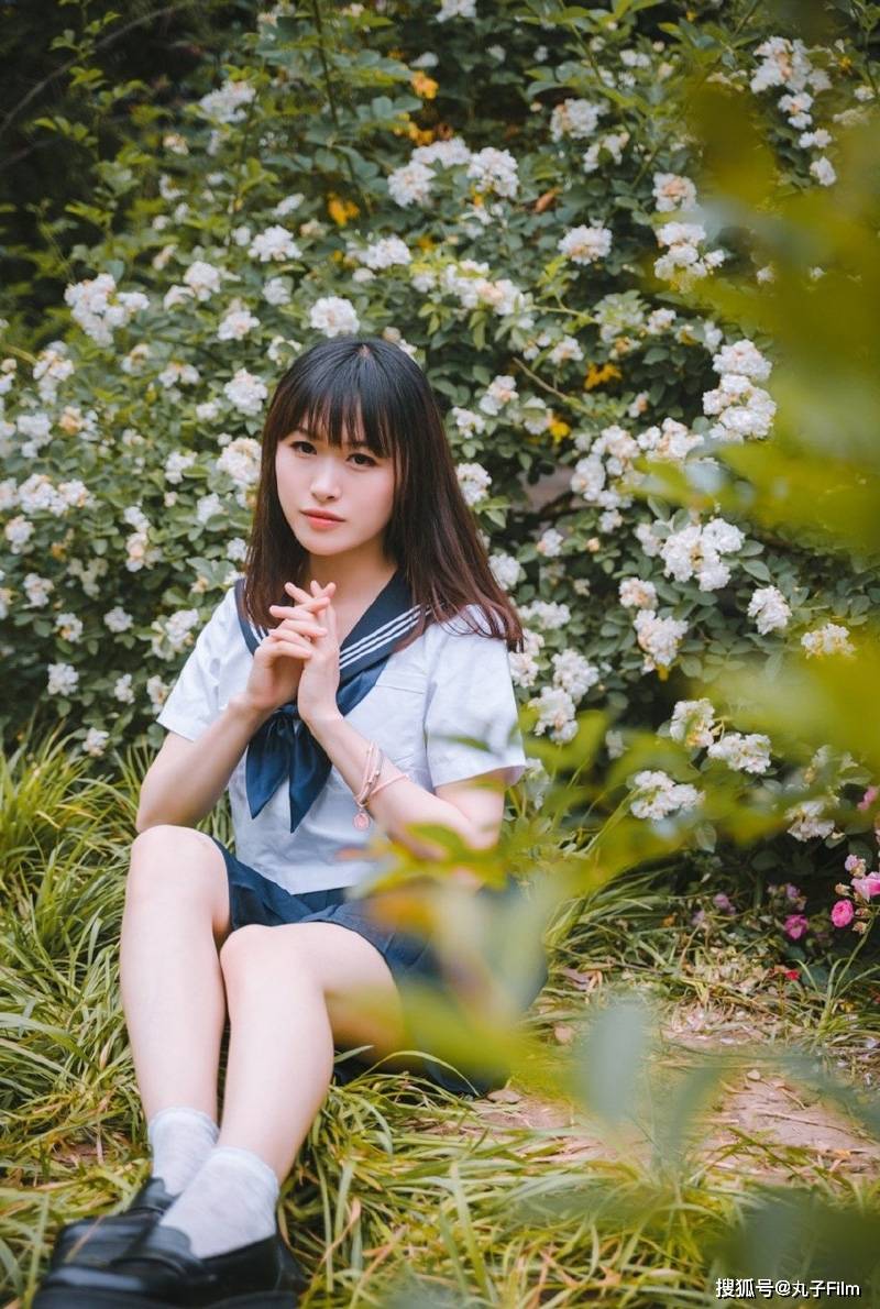 性感美女时尚写真齐刘海学生妹森系少女清纯甜美可爱迷人