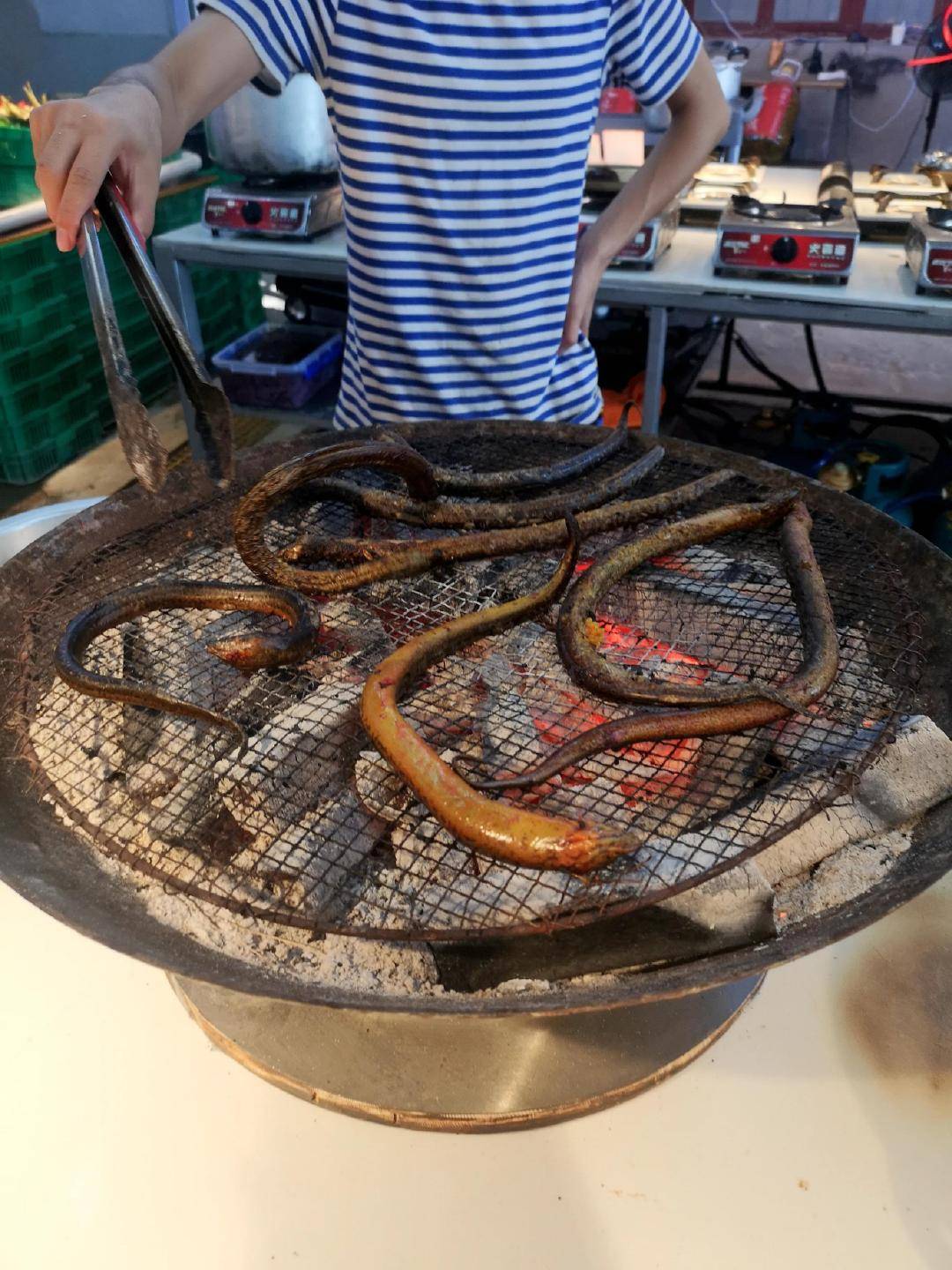 探店长沙观沙岭鱼市,老厂房改造,特色是吃鱼和炭烤鳝鱼