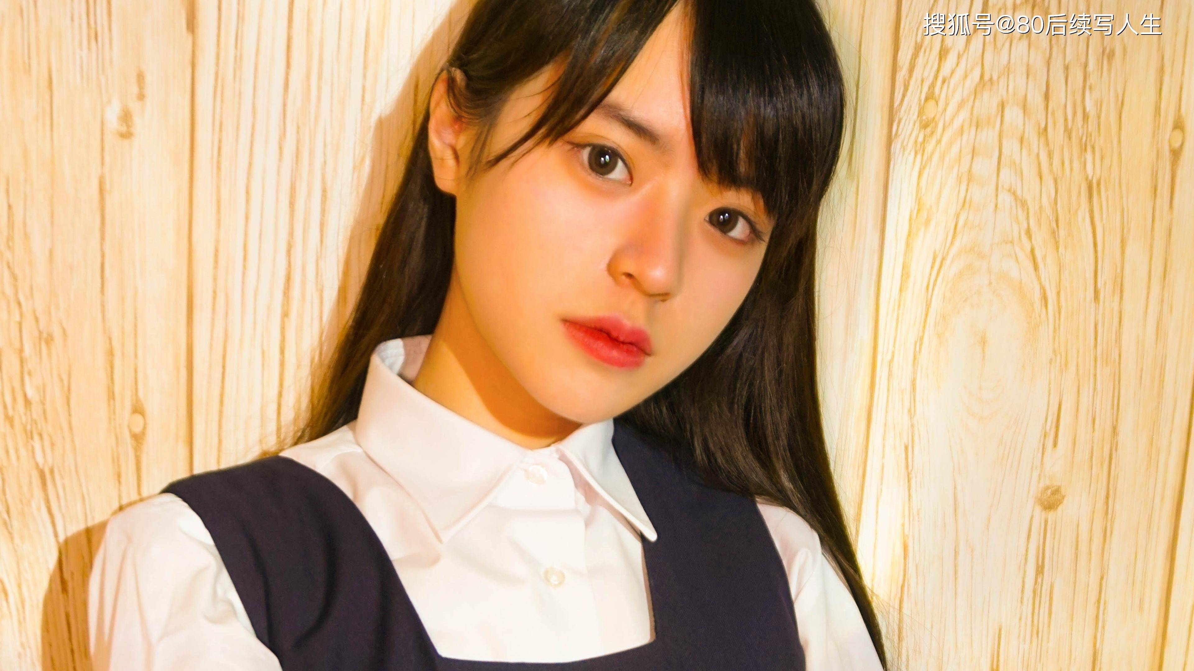 少女优雅灵动写真 美女电脑桌面壁纸
