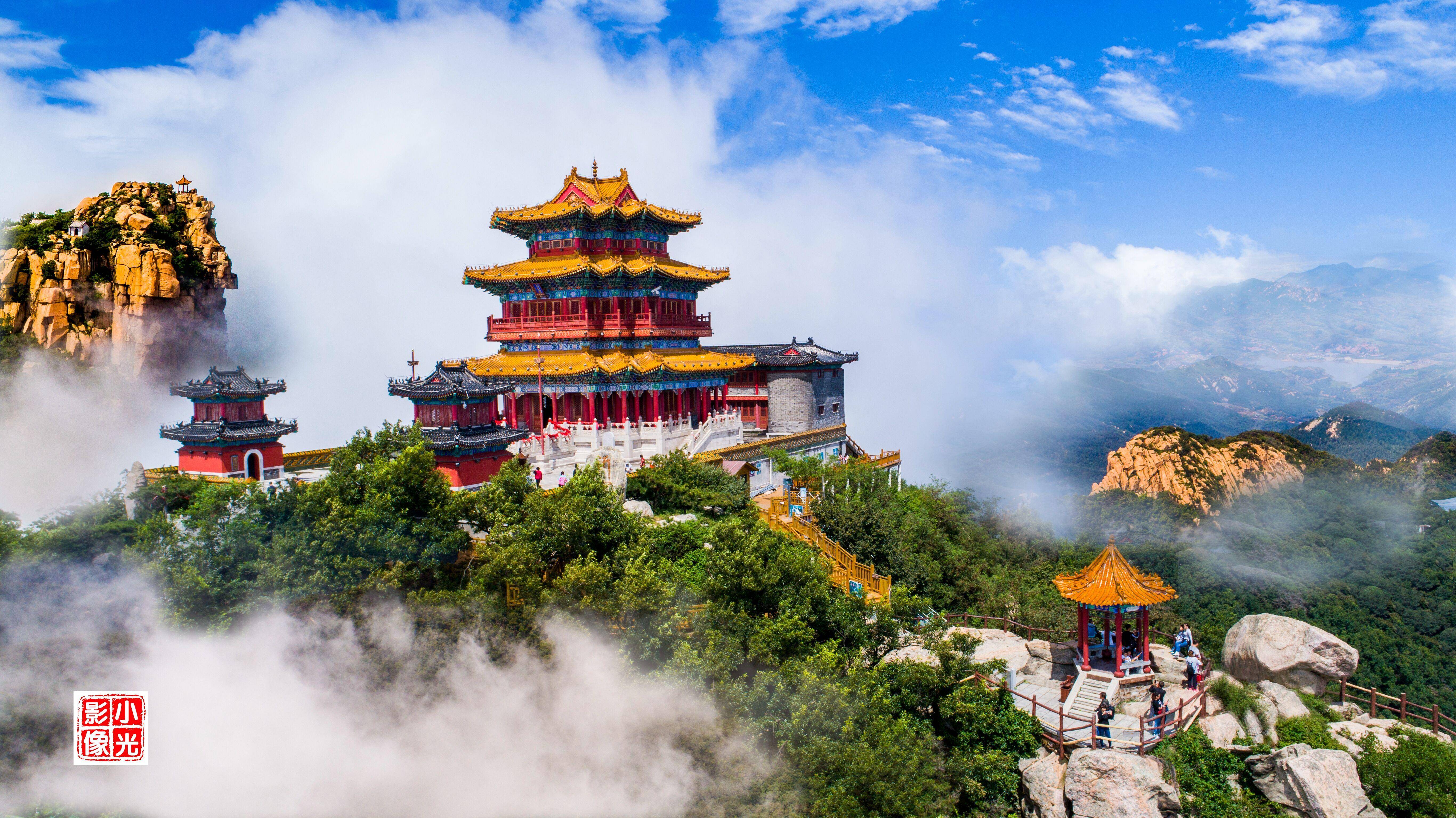 沂蒙山沂山风景区位于潍坊市临朐县,古称"海岱,有"东泰山"之称,是
