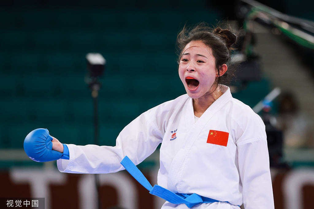 空手道女子组手61公斤以上级半决赛:龚莉2-7告负摘铜