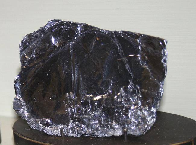 世界十大"最昂贵"金属排名,黄金只能排第三
