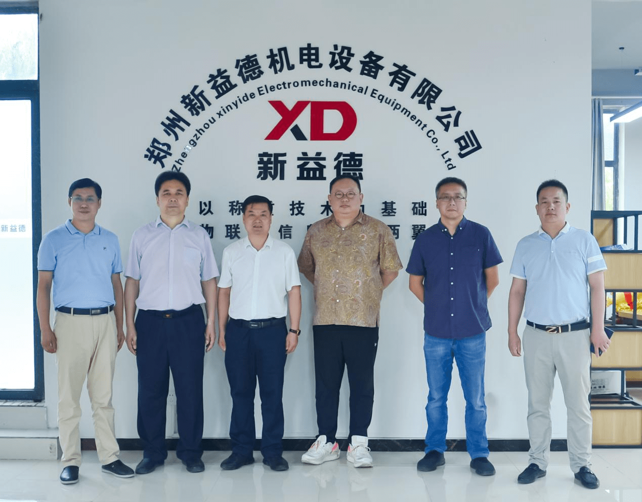 院高级工程师路兴杰一行领导莅临郑州新益德研发装配测试中心指导工作