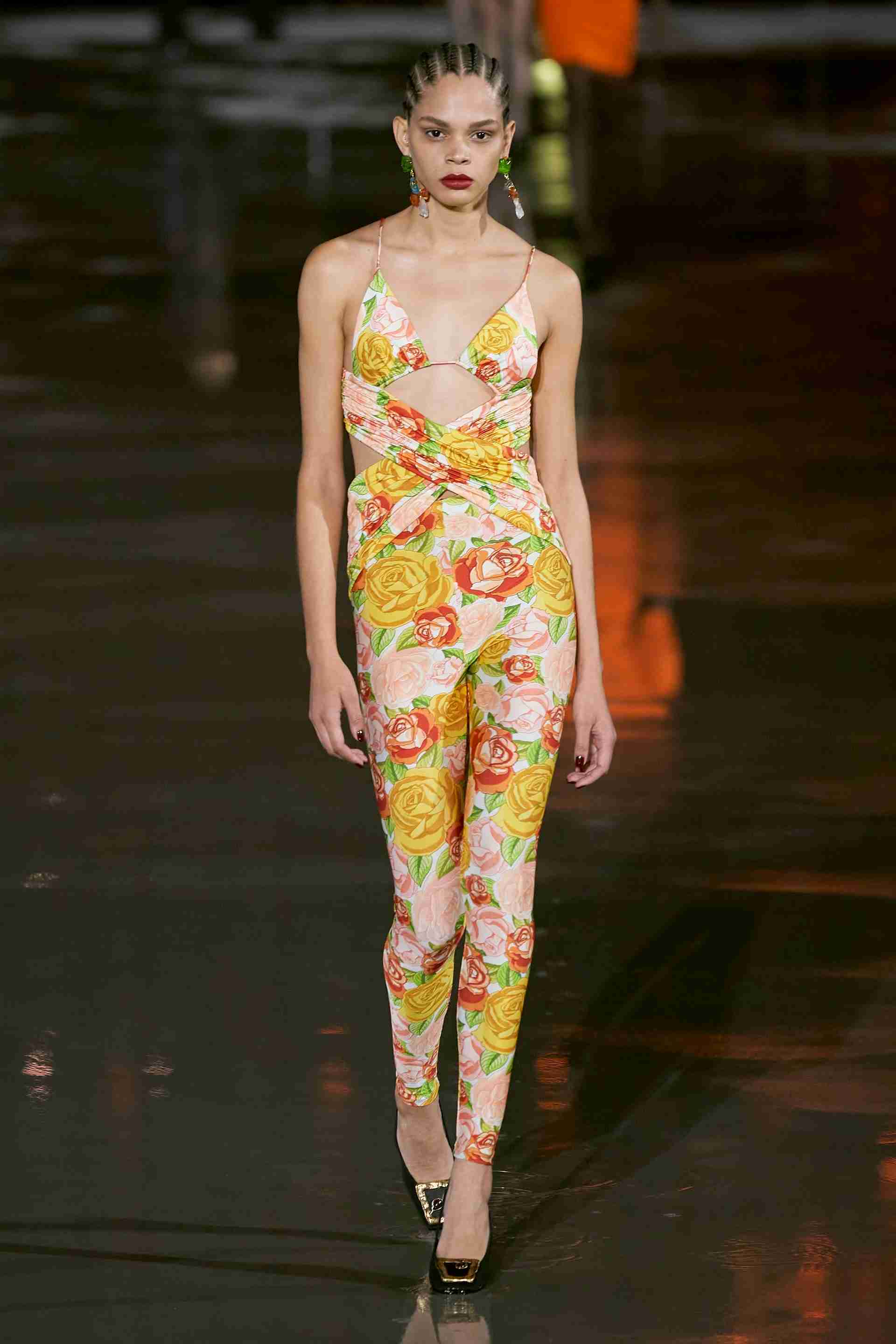 巴黎时装周圣罗兰saintlaurent2022春夏系列
