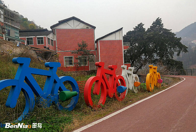 笨鸟文旅为赤水河谷绿道提供创意旅游设施及景观小品