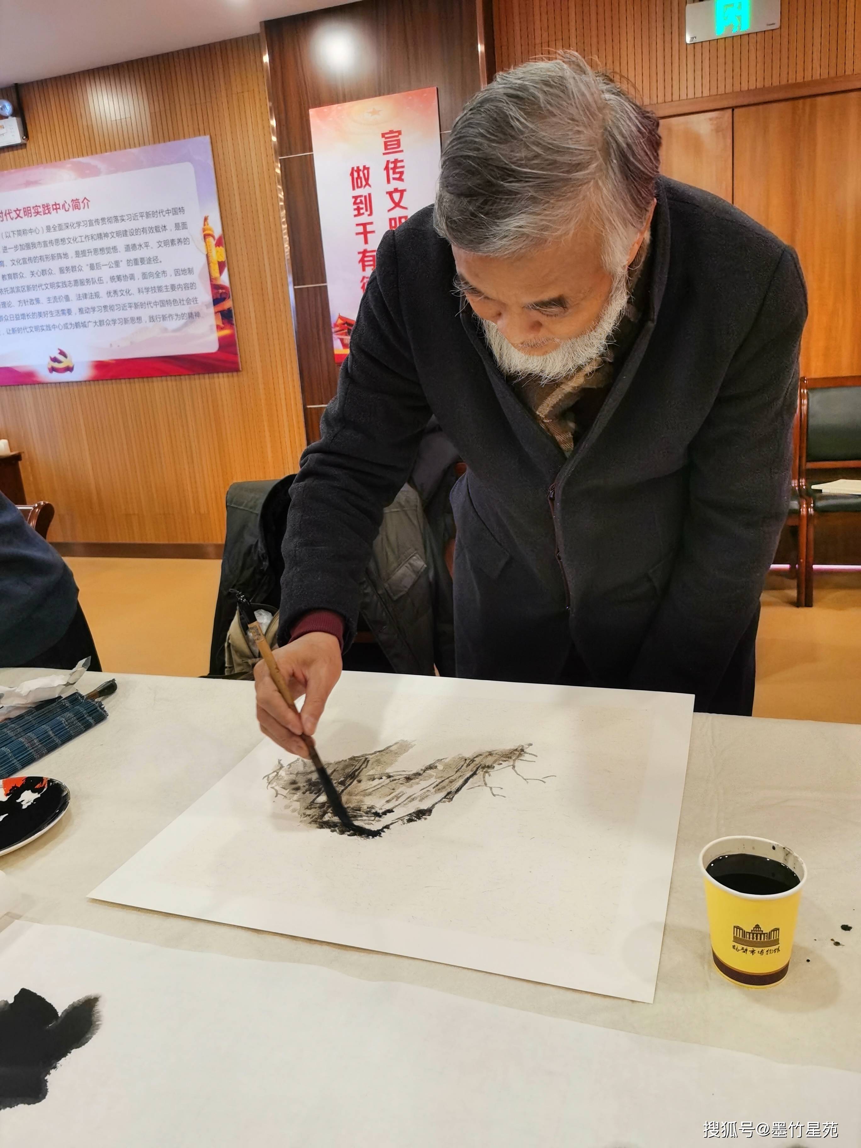 鹤壁市淇滨区书法美术家协会迎新年庆元旦大型书画笔会