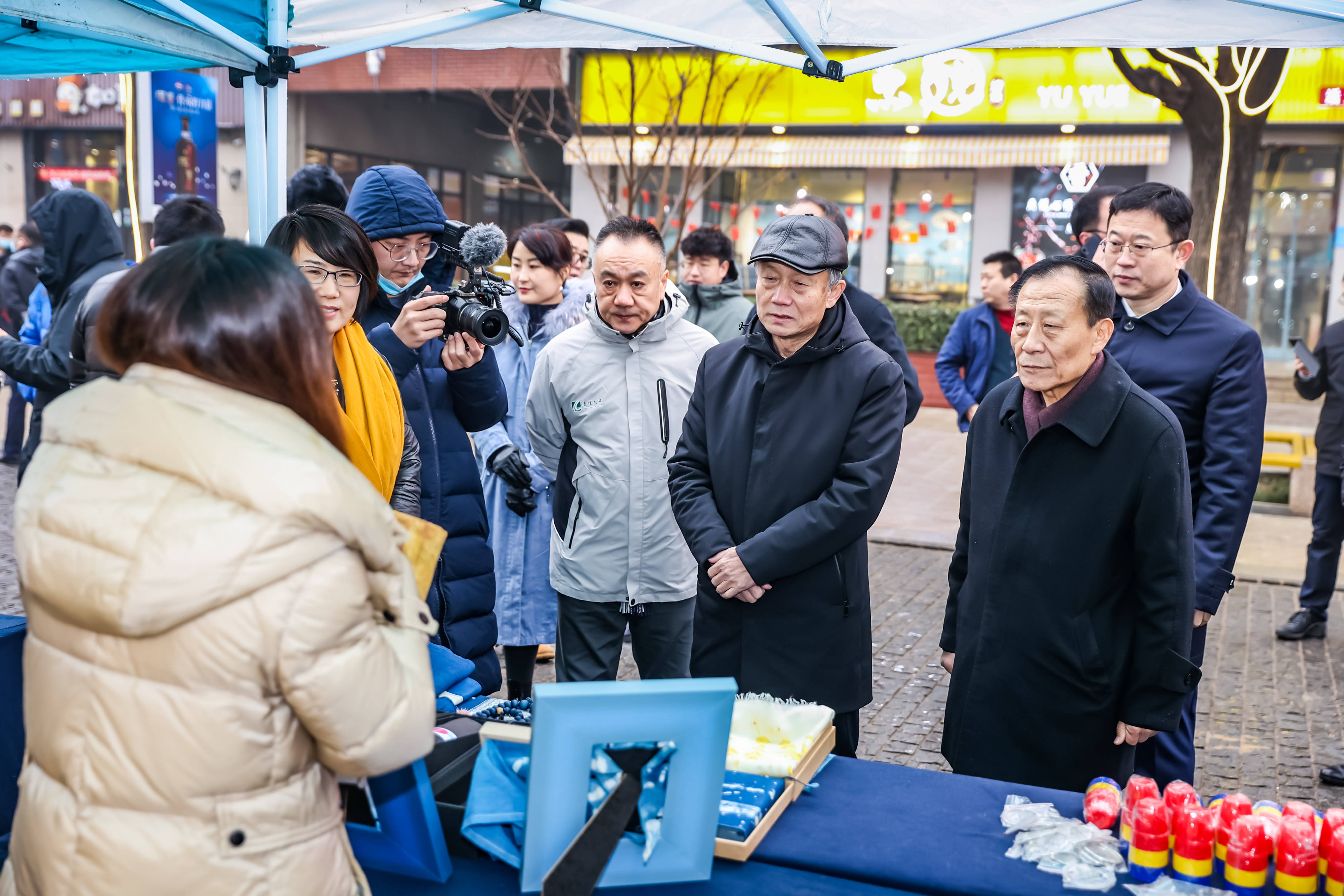 赏花灯迎瑞雪过腊八贺新春红红火火过大年活动在济泰两地火热启动