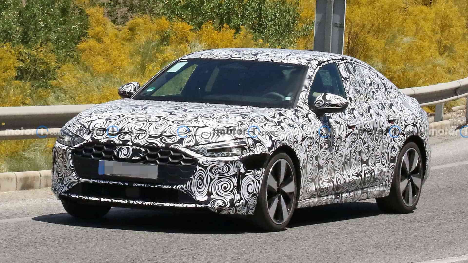 奥迪a4换代车型最新谍照曝光，将更名为a5，采用更扁的前脸