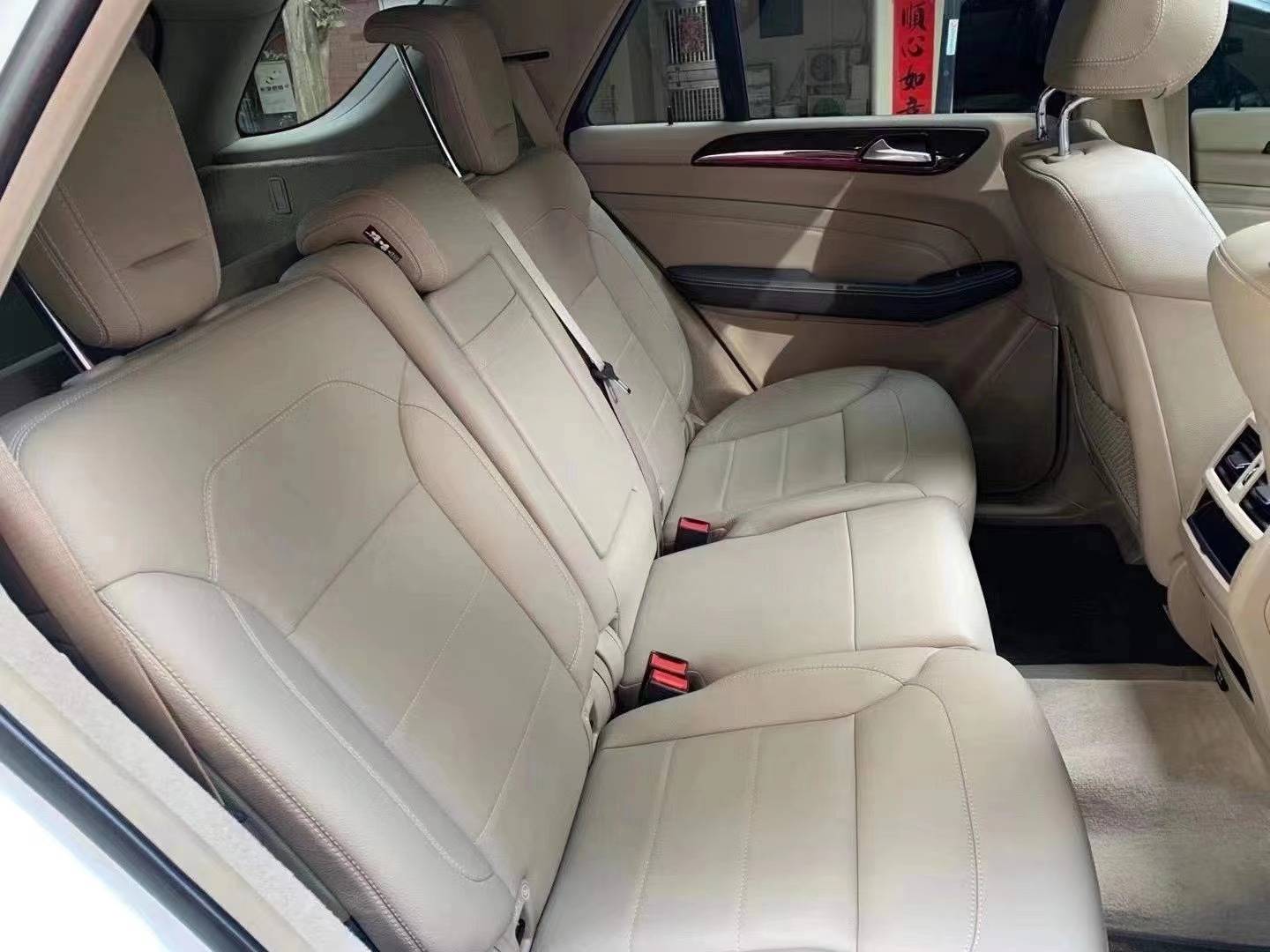 米乐M6 米乐16款奔驰ML350柴油版全款115万家用、商务样样精通的豪华SUV(图7)