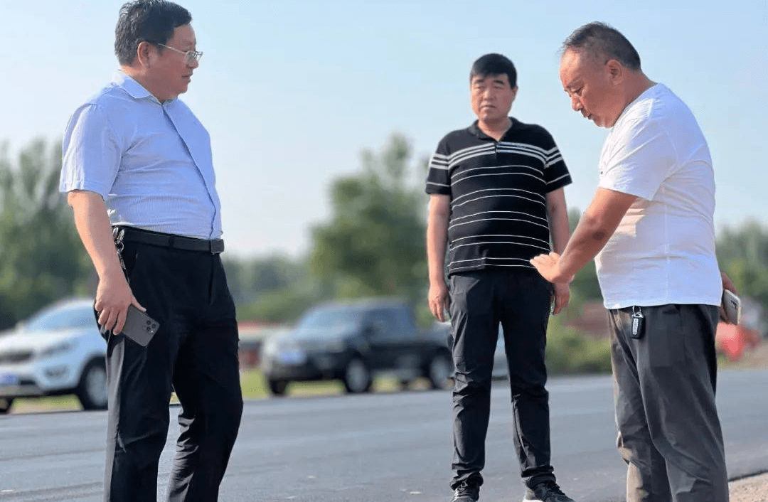 邓州市G207线预防性养护工程顺开云APP 开云官网入口利完工(图2)
