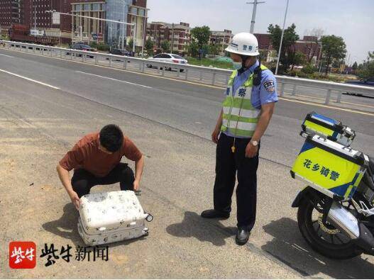 行李▲交警寻到后5分钟送到，乘客赶高铁却把行李丢了