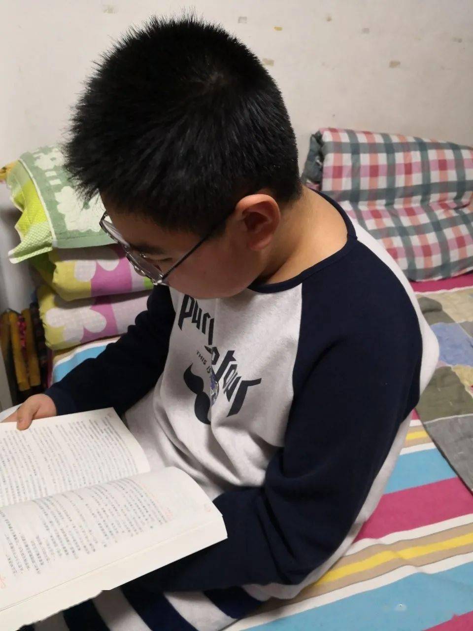 现象三:学生上课发呆,走神,玩东西或做小动作,大声争论等.