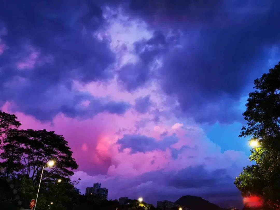 深圳雨后的紫粉色天空,魔幻又美丽!_photo