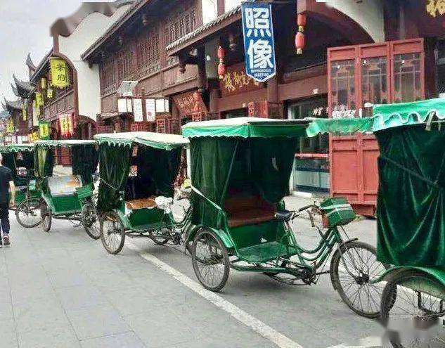 如果眉山的人力客运三轮车成为历史 你会怀念吗?