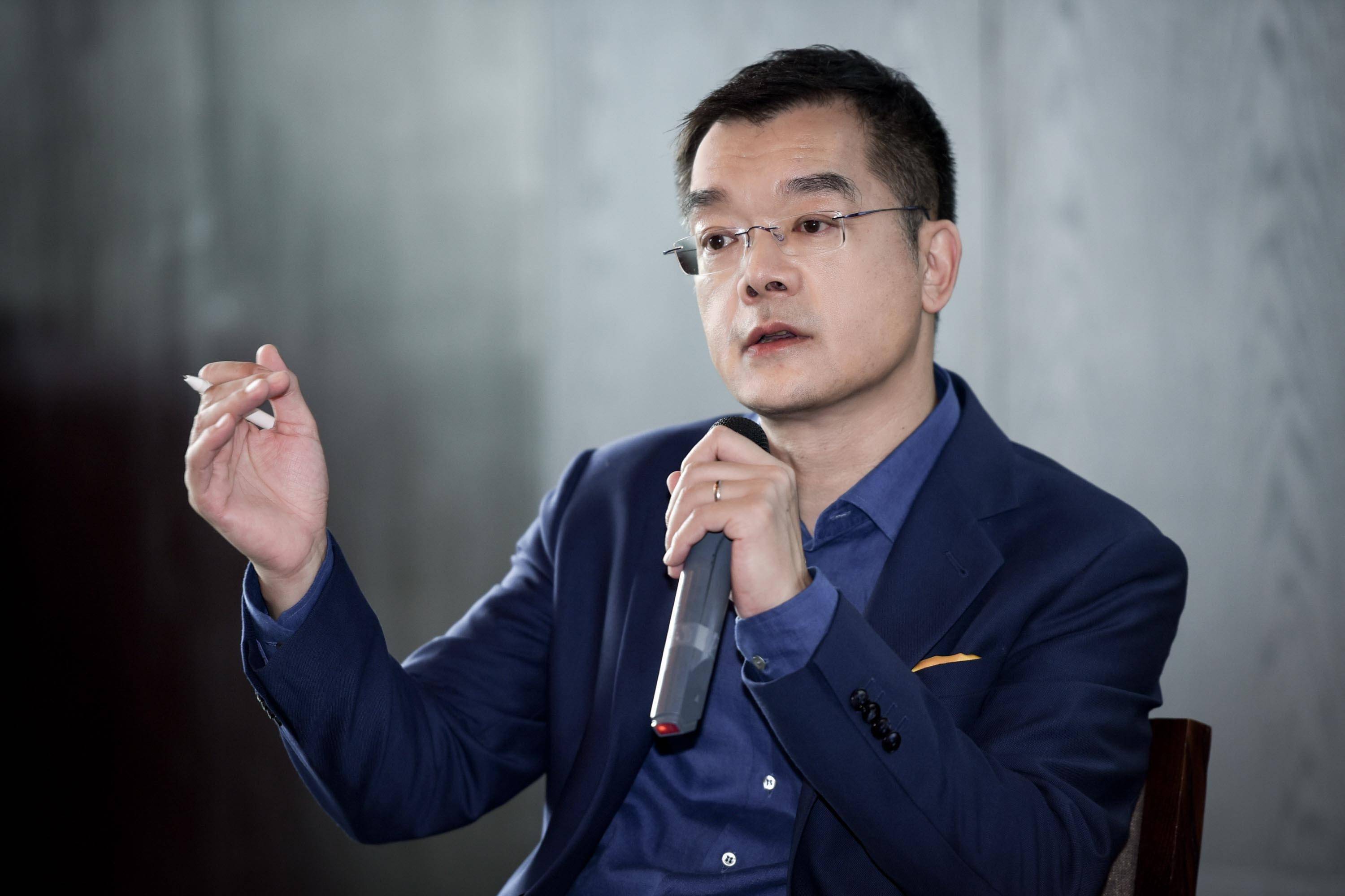比科斯董事长_科斯莫古图片(3)