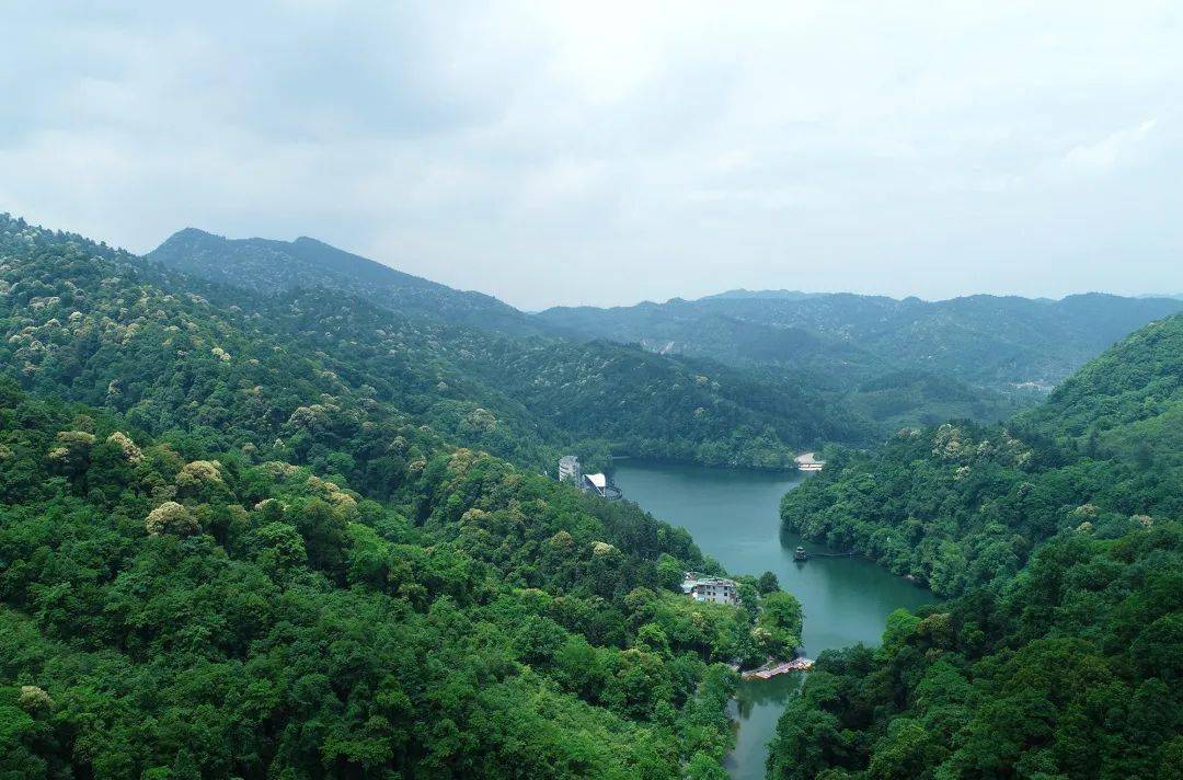 小阳明湖远眺