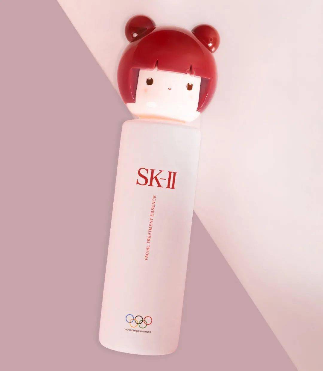 东京奥运限定"春日娃娃"款,奶白瓶身加上娃娃头像,看上去非常元气可爱