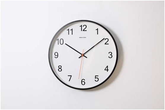并标出指定时间(如:十点十分),然后与实际的钟表相对比