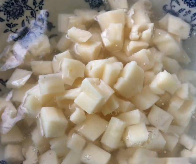 甜藕怎么做好吃视频 2bd74a7840854cdbb12935196c3d95d7.jpeg