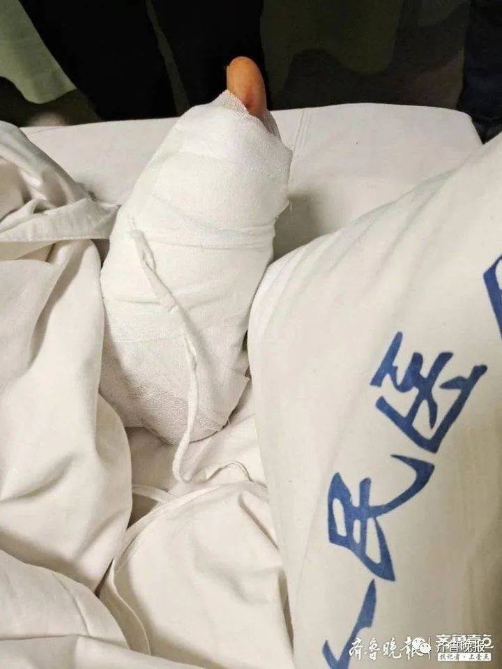 孩子|山东一水电维修员16楼跳至15楼窗外救起3岁娃，脚部骨折