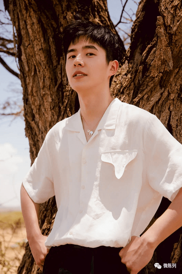 自己如何拍照男生 ba6cd4ec5a334f42bab8ebce4a64e34a.png