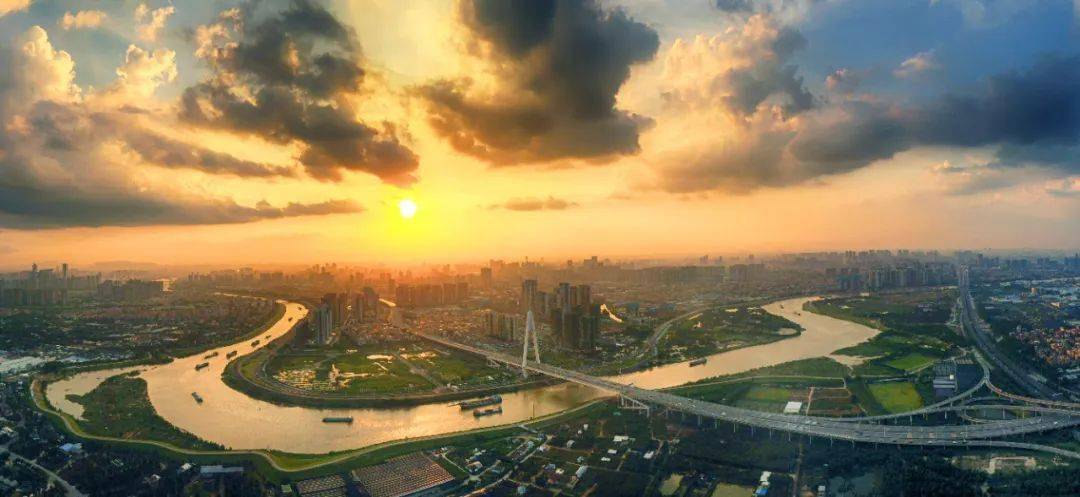 广佛荟天空之城今天352亿重大项目落户三龙湾再起飞