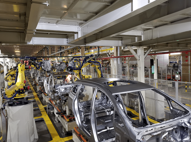 比亚迪车间焊装自动化柔性生产线.