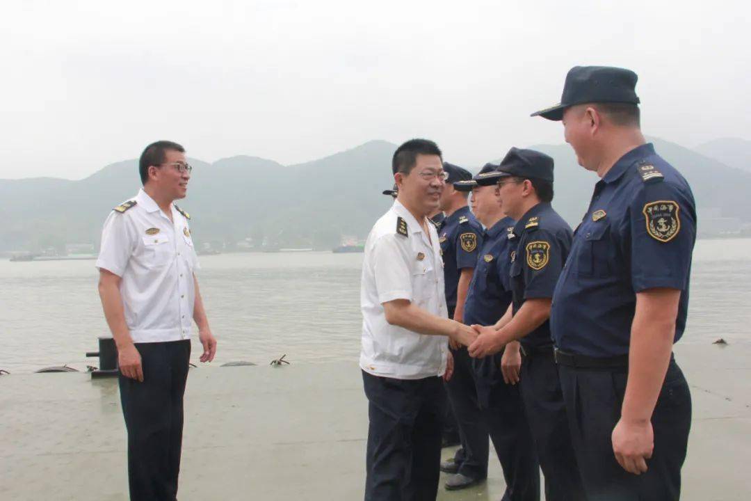 省港航管理中心主任胡旭铭赴新坝船闸,双浦锚地调研走访