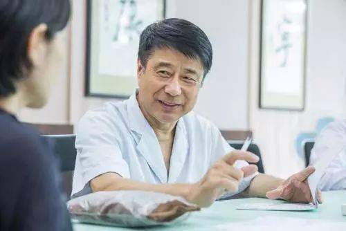 怎么当上医学教授 8090bfcdbd094fd2b58550dbbcb35f25.jpeg