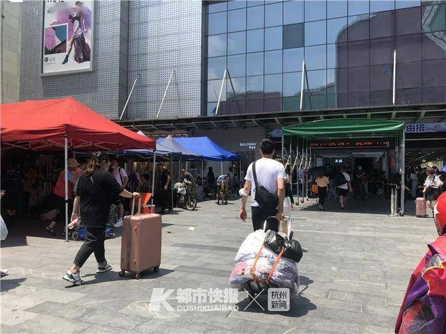 曾经满地都是主播的四季青,现在却主动"驱逐直播?这可能和你
