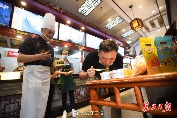 蔡林记|看传承人展示非遗文化