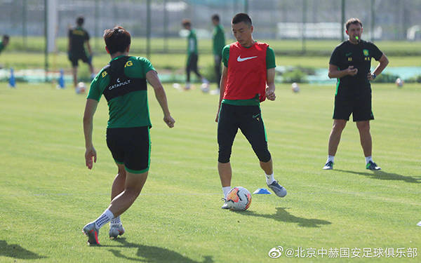 足球报|受疫情影响，国安原定与华夏幸福的热身赛取消