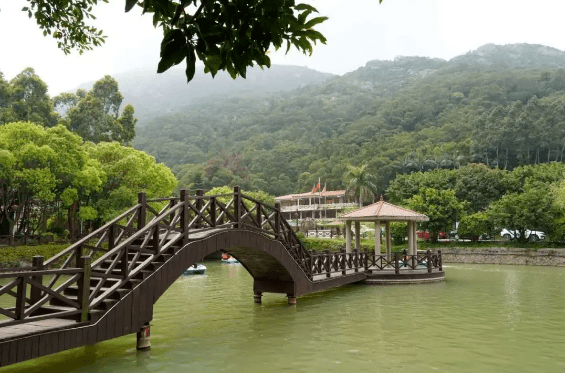 长乐九龙山风景区,为国家级aaa级旅游景区,并荣获福建省乡村旅游四星