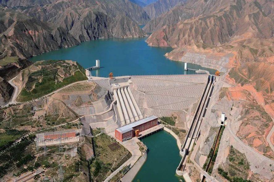 刘家峡水电站(甘肃)水力发电01水电人用脚步丈量着祖国的每一寸土地