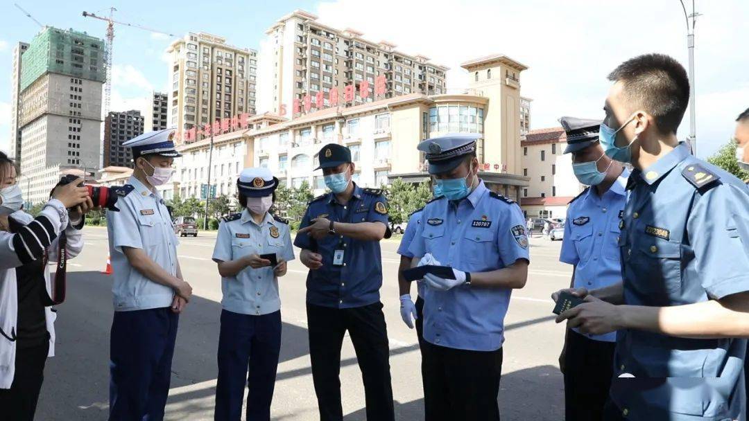 绥化市消防救援支队联合交警,交通运输部门开展槽罐车